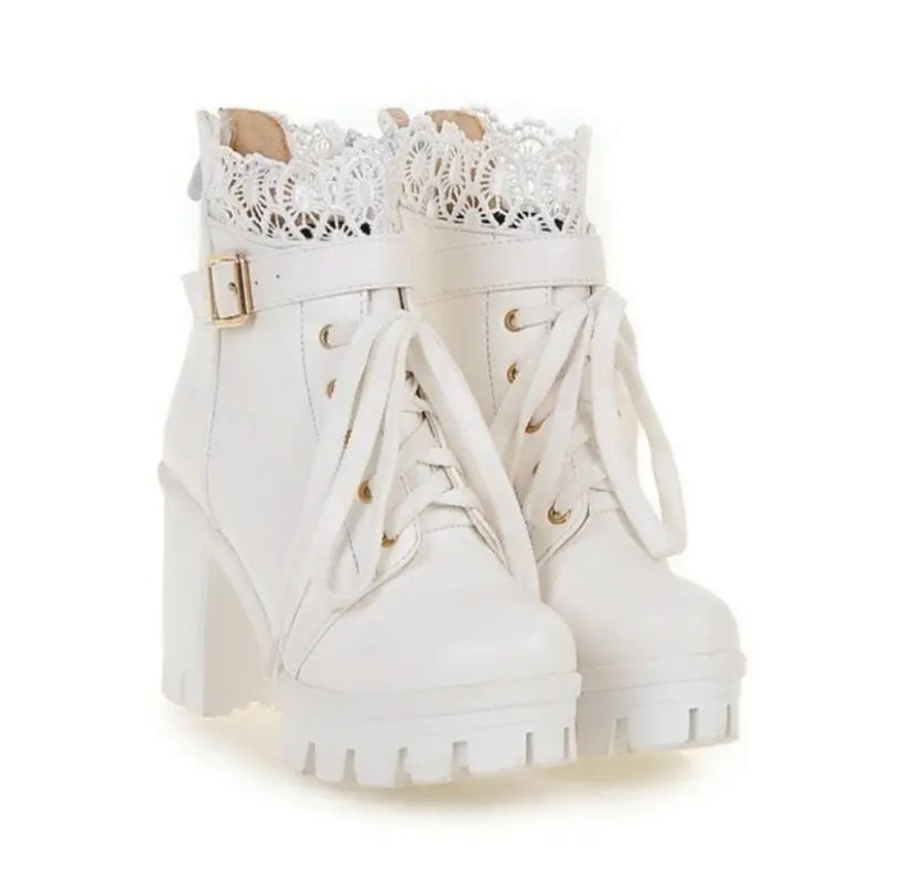 Beautiful Boots White and Black
