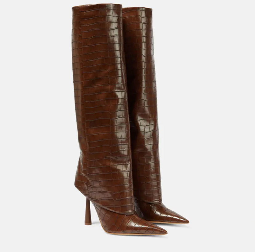 Top Fashion Heeled Boots Brown, Black and White