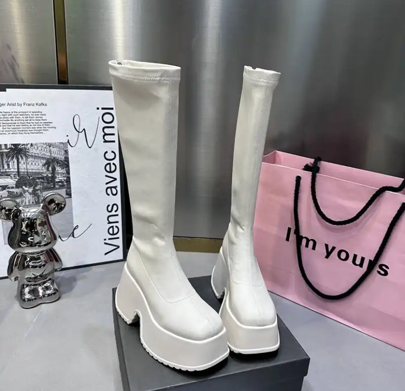 Trendy Original Boots Black White