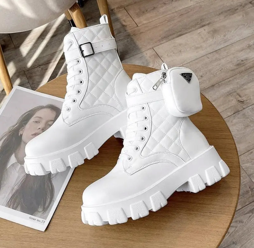 Beautiful Boots Black Brown White