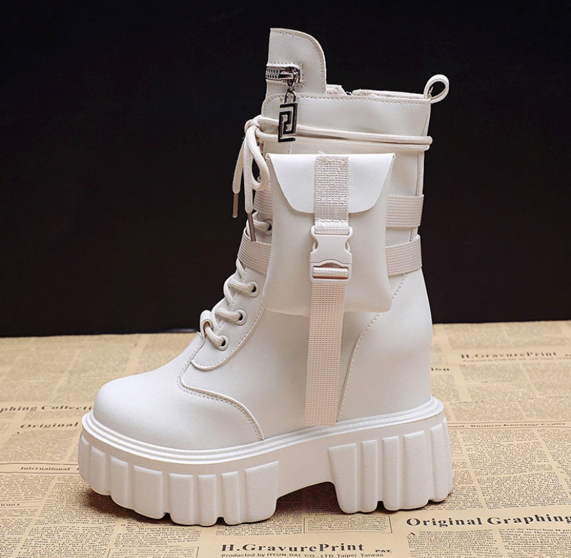Trendy Boots with pockets White Black
