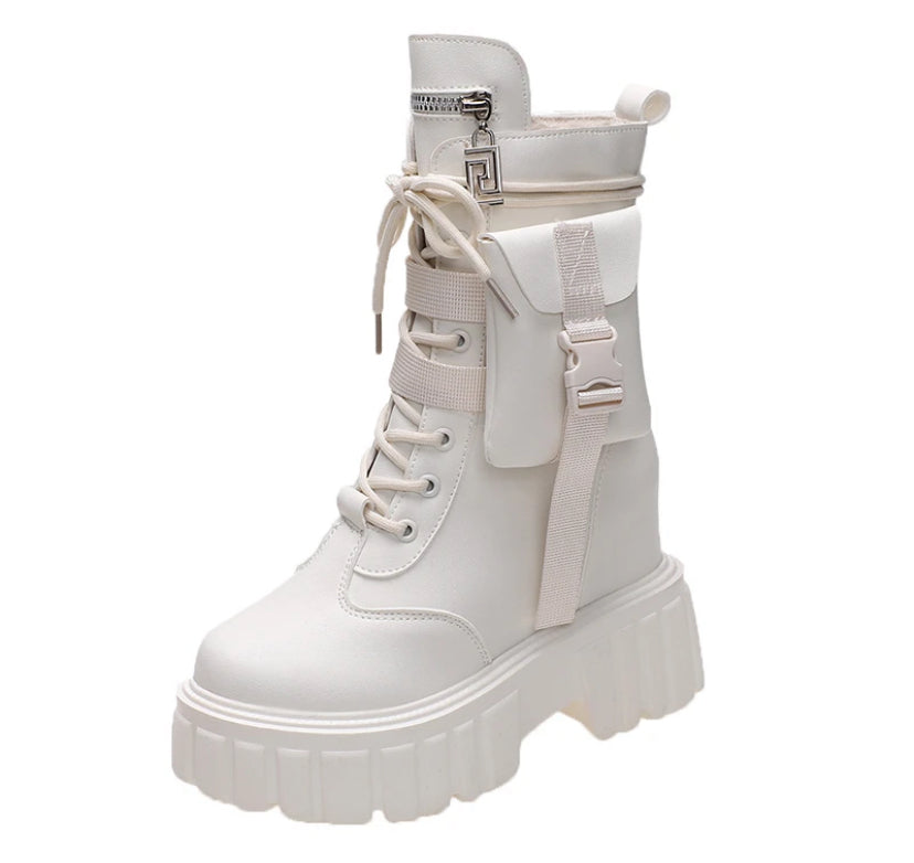 Trendy Boots with pockets White Black