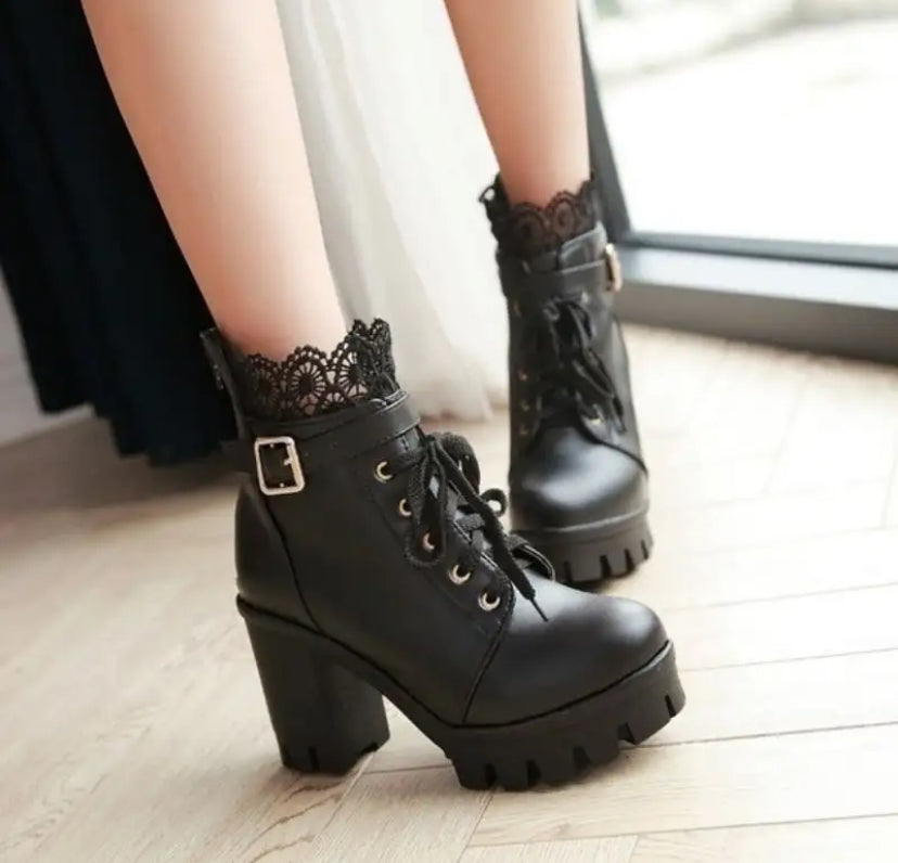Beautiful Boots White and Black